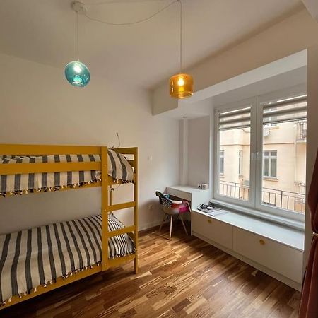 Family Friendly Downtown Apart Sofia Bagian luar foto
