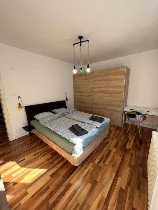 Family Friendly Downtown Apart Sofia Bagian luar foto